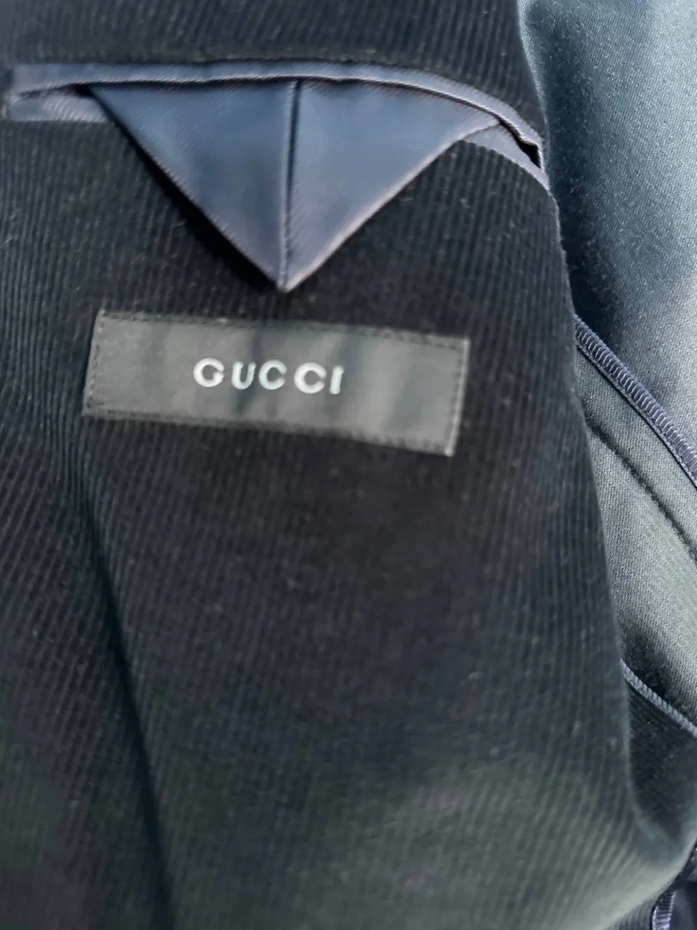 Gucci Single-Breasted Velvet Blazer in Navy Blue Cotton